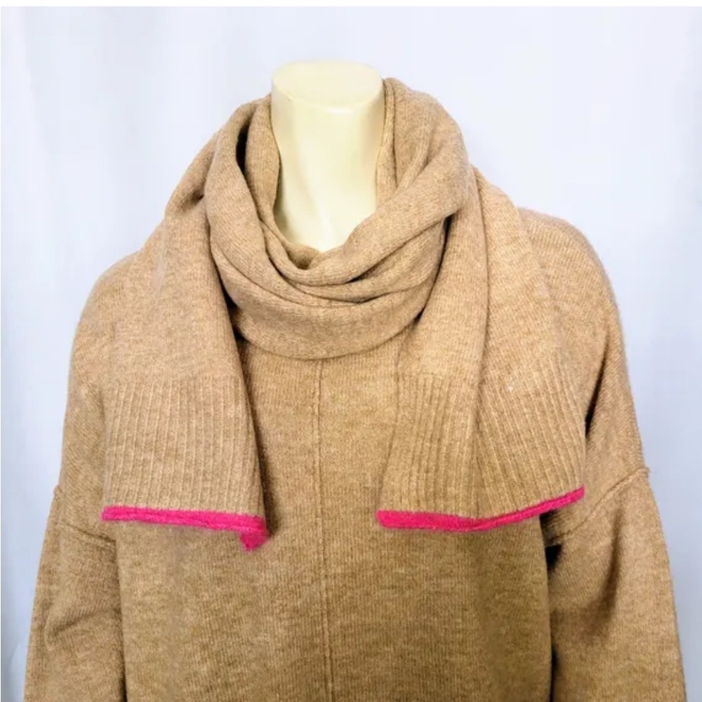 Vince Camuto Knit Scarf Latte Pink Like New